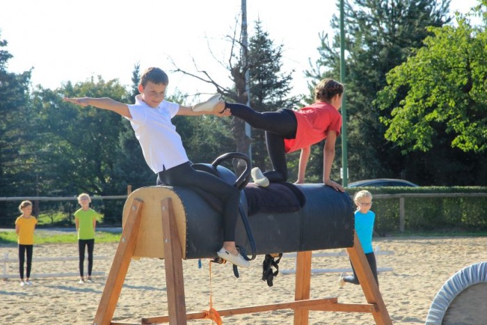 Themenvoltigier-Wettbewerb mit Kostüm auf dem