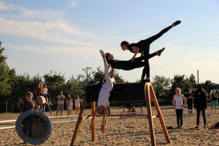 Themenvoltigier-Wettbewerb mit Kostüm auf dem