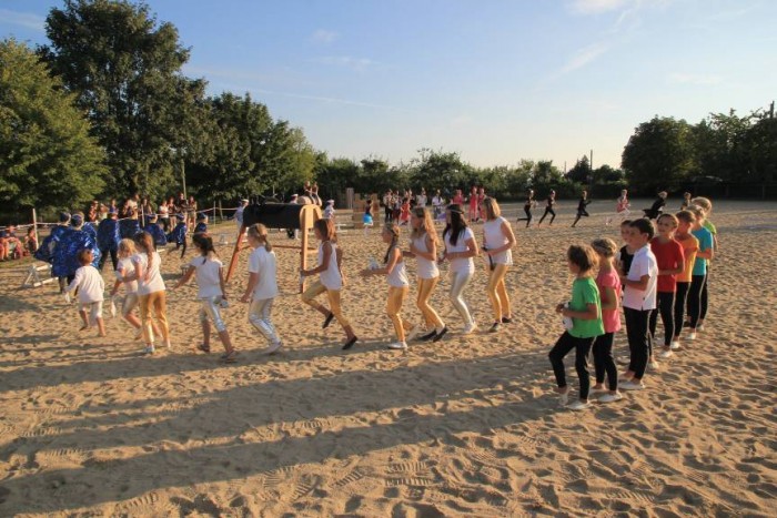 Themenvoltigier- Wettbewerb mit Kostüm auf dem Holzpferd, Oldiegruppen